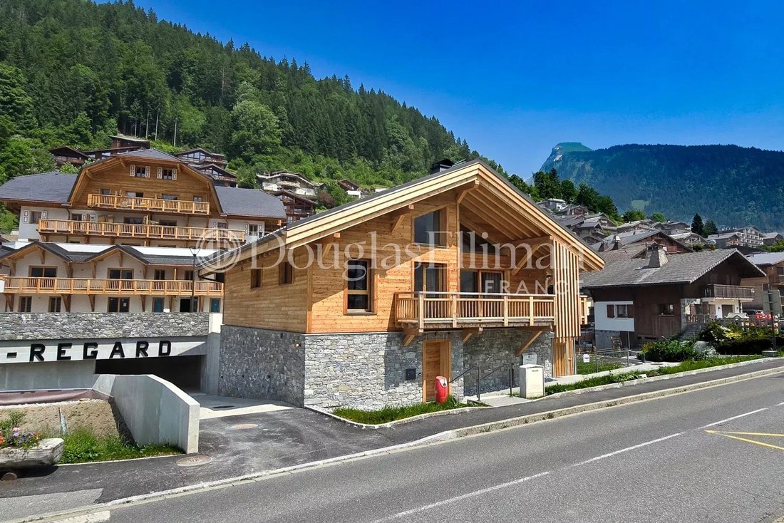 Chalet in Morzine, Auvergne-Rhône-Alpes, France 1 - 16460809