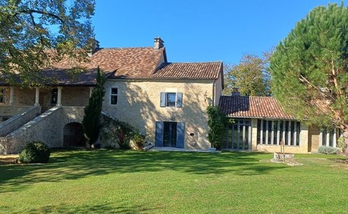 Castle for Sale in Périgueux, Nouvelle-Aquitaine, France