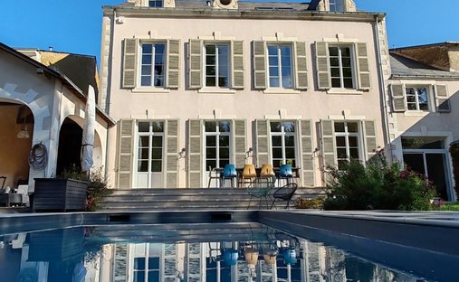 Castle for Sale in La Flèche, Pays de la Loire, France - 2