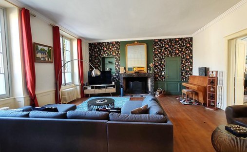 Castle for Sale in La Flèche, Pays de la Loire, France