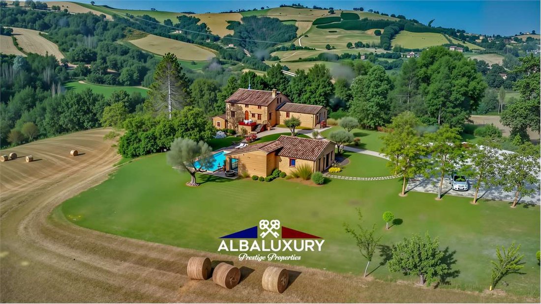 Villa in Gualdo, Marche, Italy 2 - 15345558