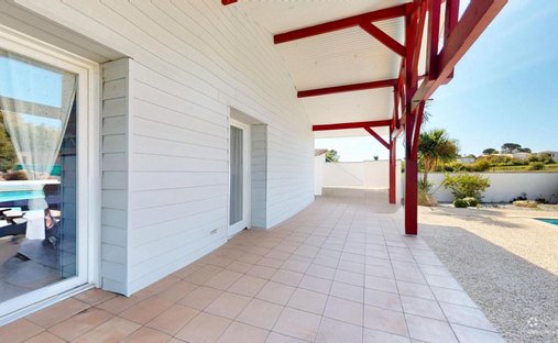 Stunning 19th Century Château Fully Renovated At The Gates Of Bordeaux