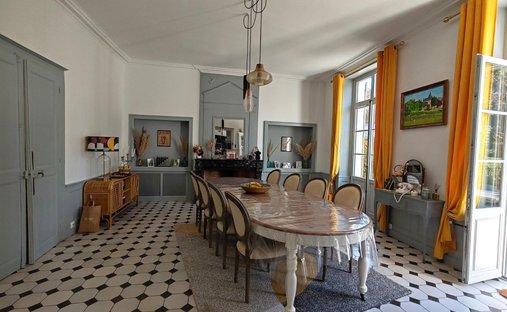 Castle for Sale in La Flèche, Pays de la Loire, France