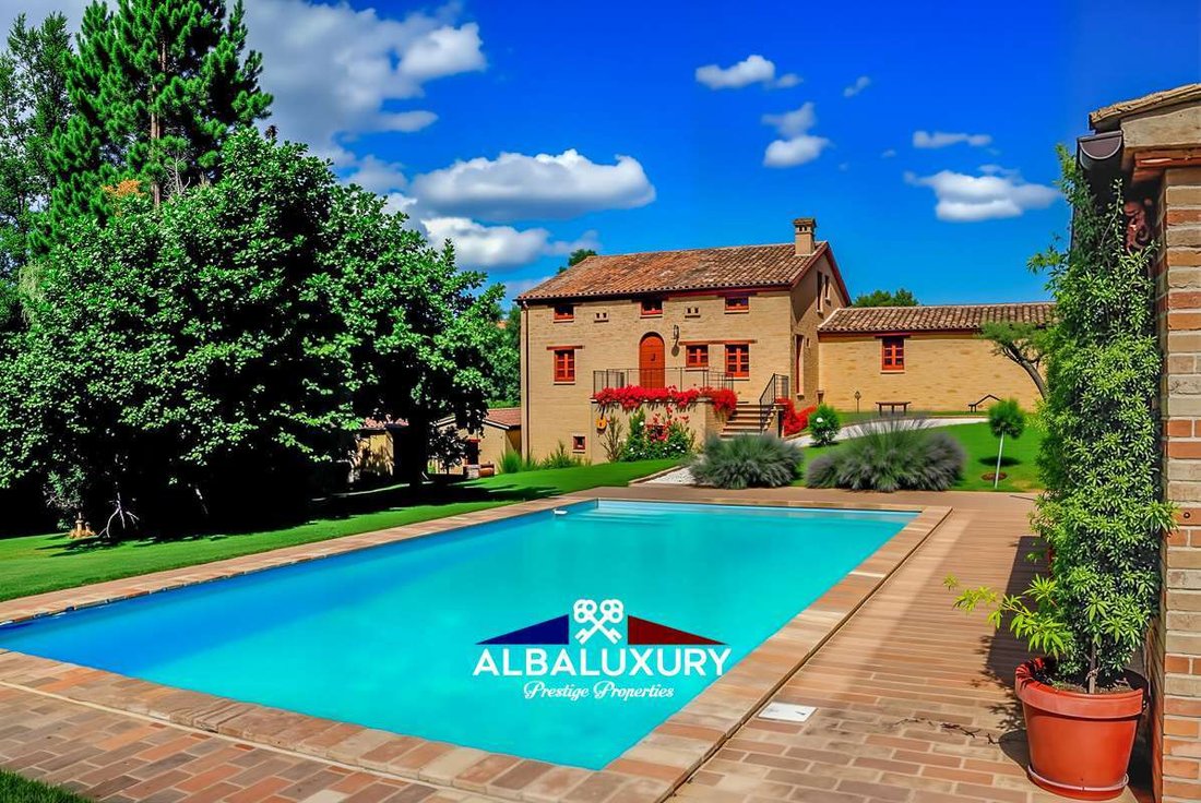 Villa in Gualdo, Marche, Italy 3 - 15345558