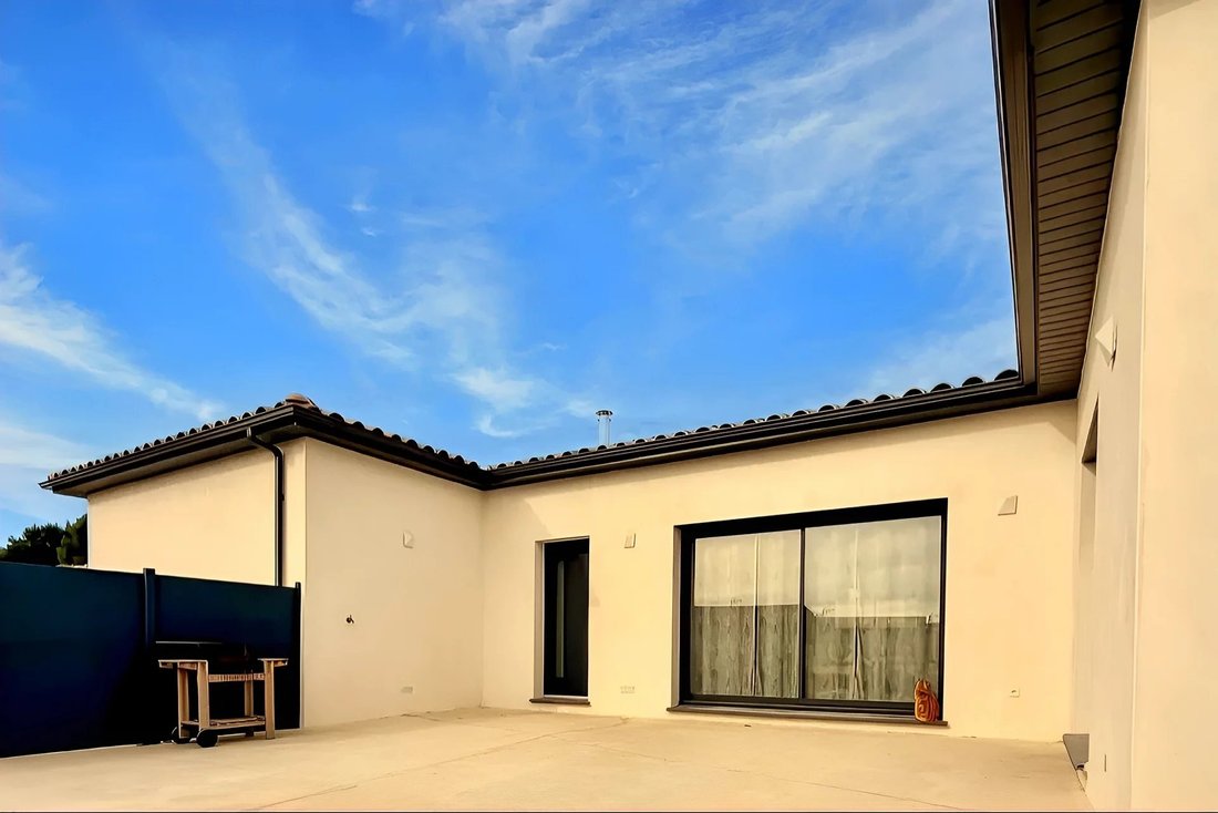 Villa in Hôpital, Nimes, France 2 - 16703822