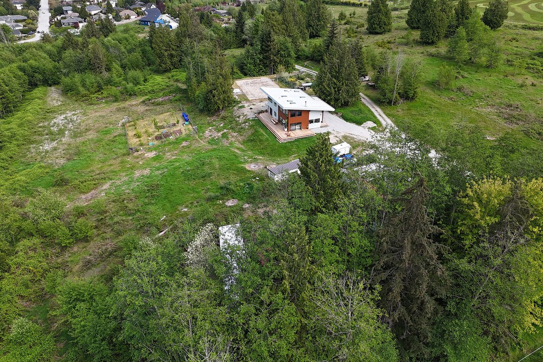House in Sechelt, British Columbia, Canada 2 - 16703352