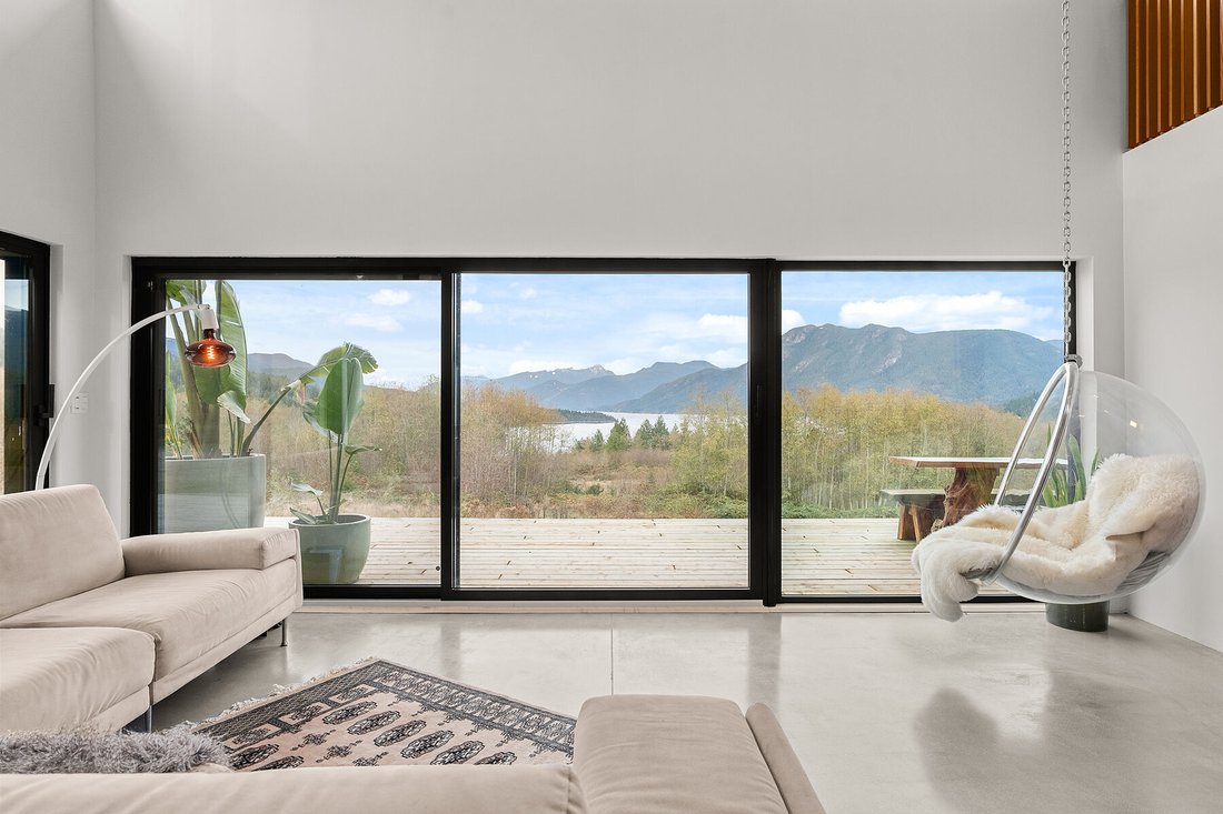House in Sechelt, British Columbia, Canada 1 - 16703352