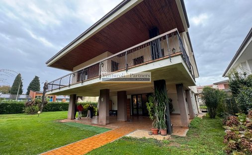 Villa in Gavardo, Lombardy, Italy 1