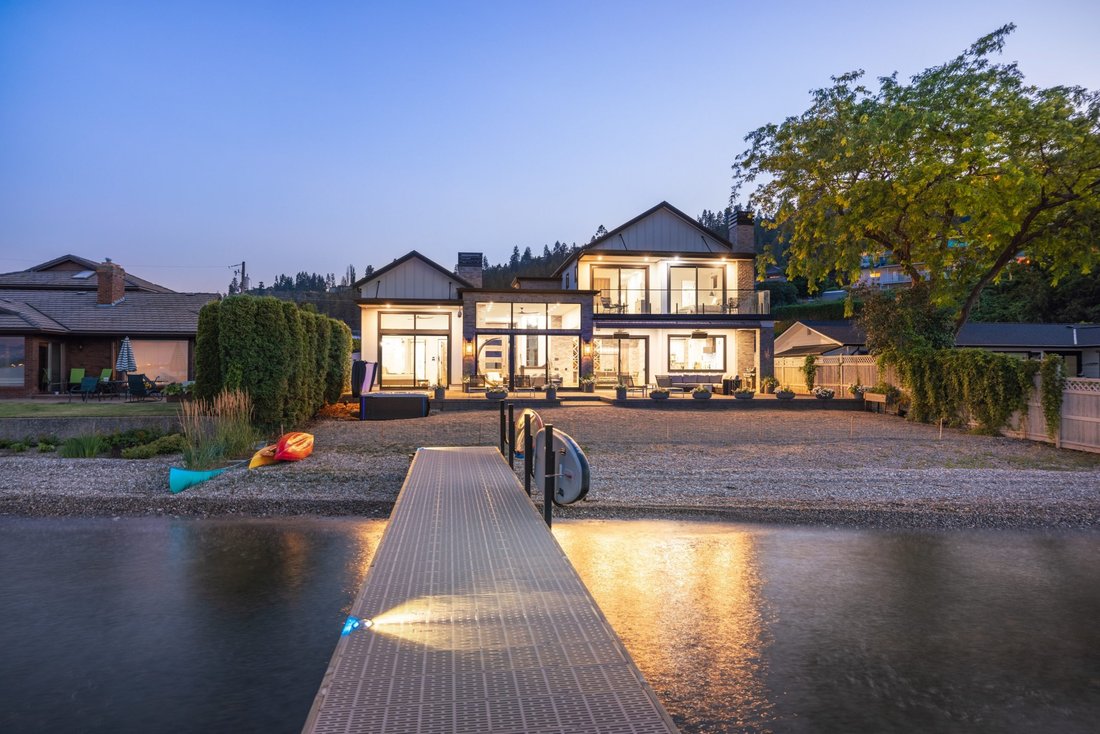 Casa en West Kelowna, Columbia Británica, Canadá 1 - 16704376