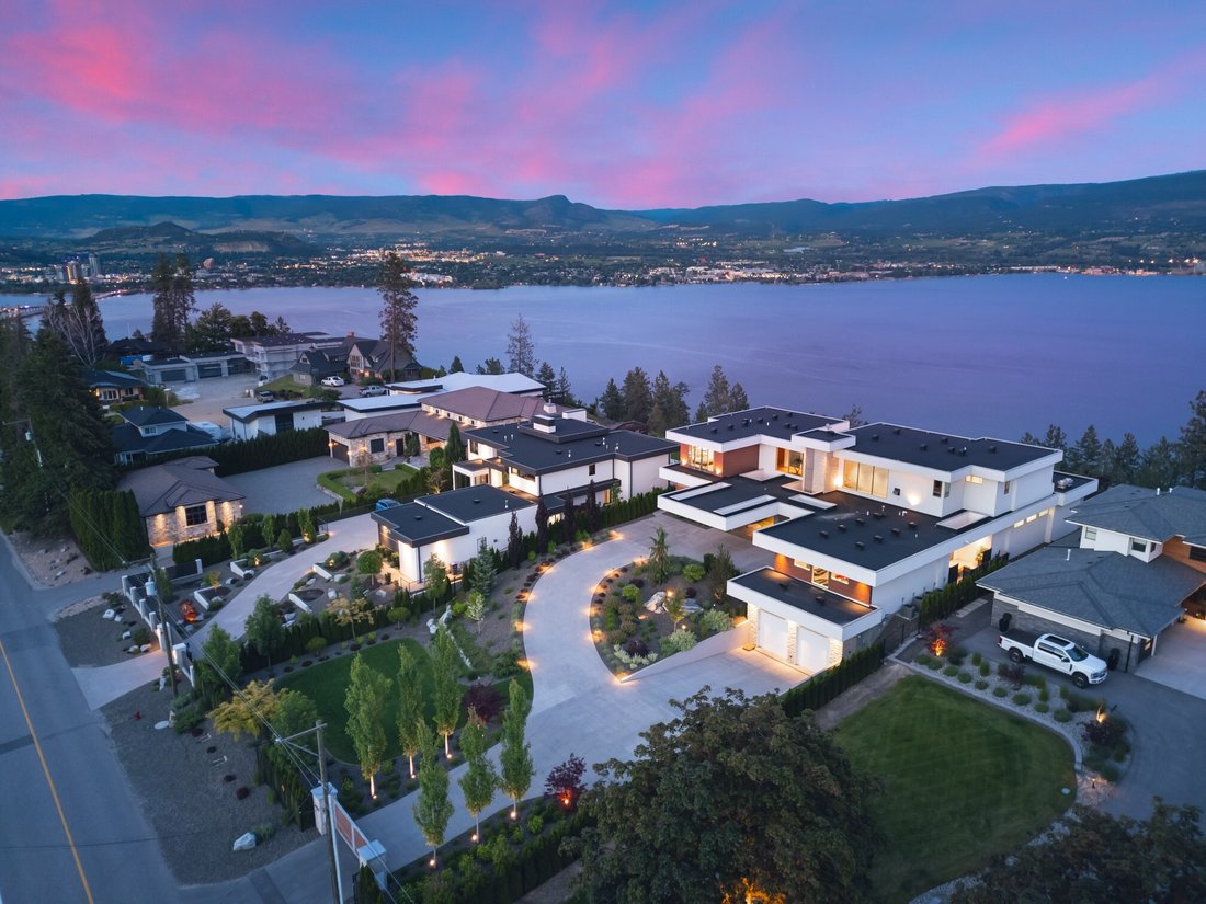 House in West Kelowna, British Columbia, Canada 1 - 16704395