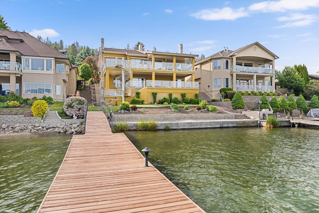 House in West Kelowna, British Columbia, Canada 1 - 16704385