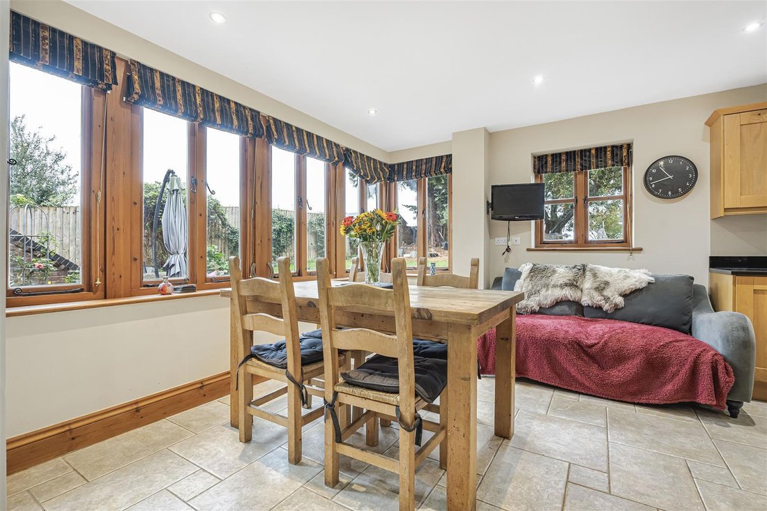 House in Charndon, England 3 - 16703744