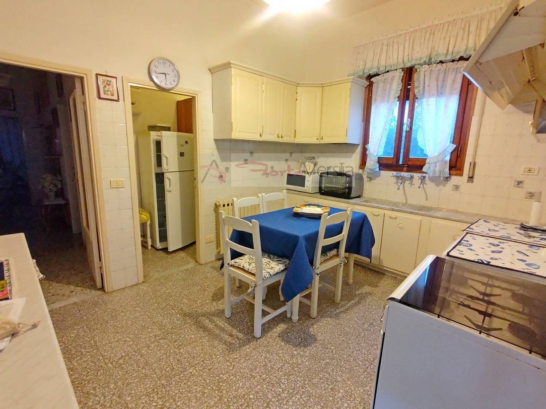 House in Center, Forte dei Marmi, Tuscany 2 - 16704147