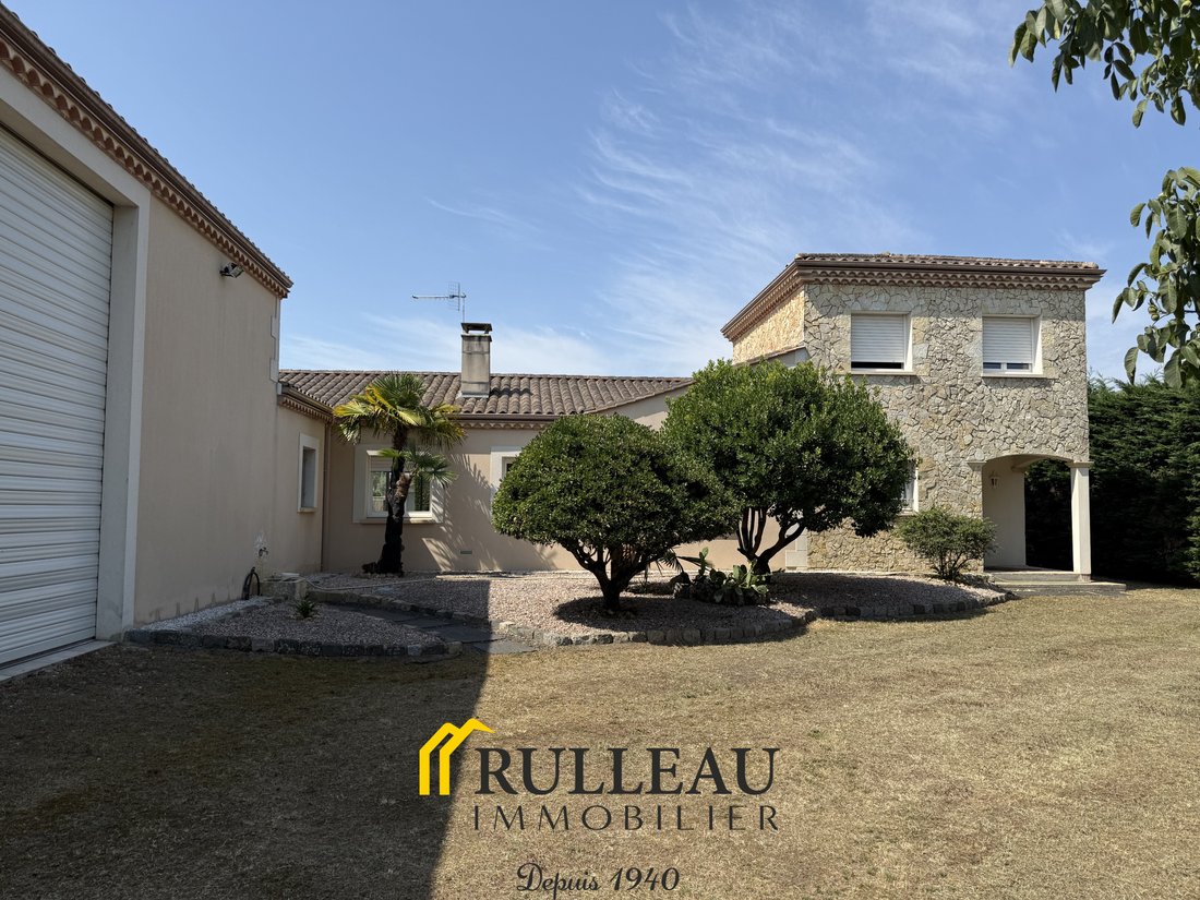 House in Chemin de la Vie, Ambares-et-Lagrave, France 2 - 16703574
