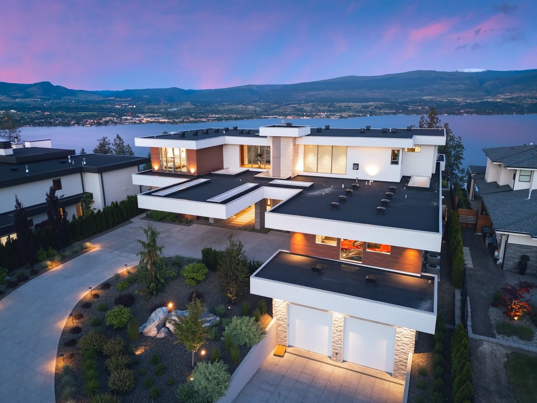 House in West Kelowna, British Columbia, Canada 2 - 16704395