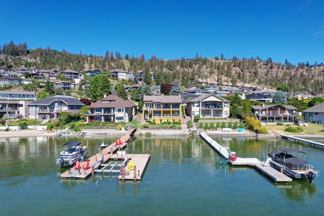 House in West Kelowna, British Columbia, Canada 2 - 16704385