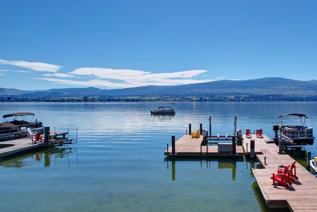 House in West Kelowna, British Columbia, Canada 3 - 16704385