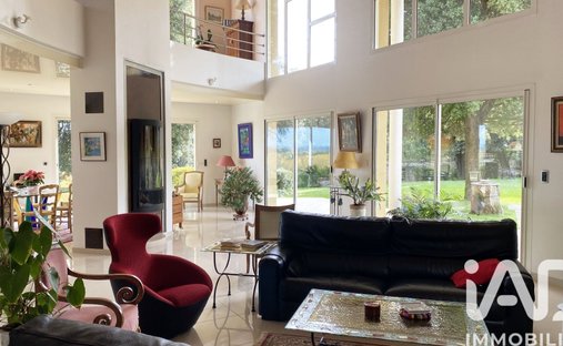 House in Saint-Brice, Nouvelle-Aquitaine, France 1