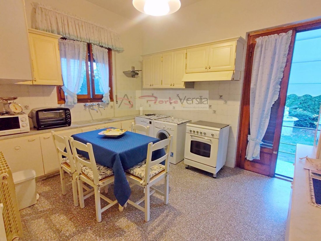 House in Center, Forte dei Marmi, Tuscany 1 - 16704147