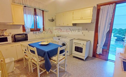 House in Center, Forte dei Marmi, Tuscany 1
