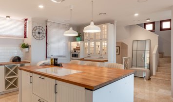 House in El Paraíso, Benahavis, Spain 2