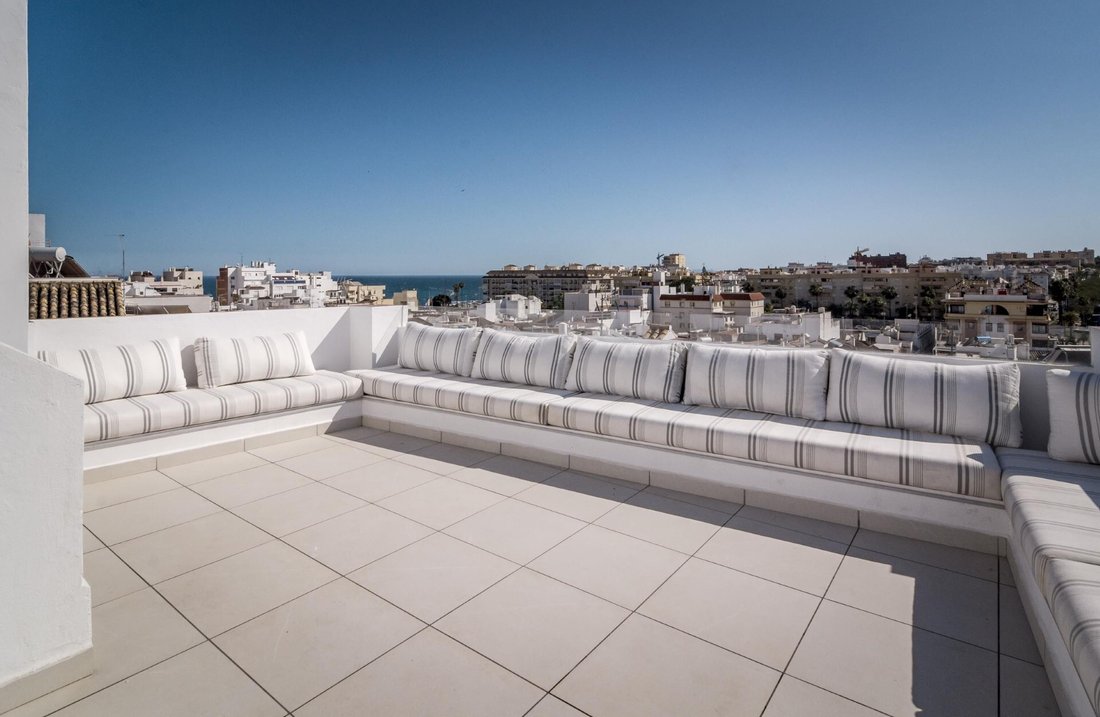 Townhouse in Estepona, Andalusia, Spain 3 - 16705472