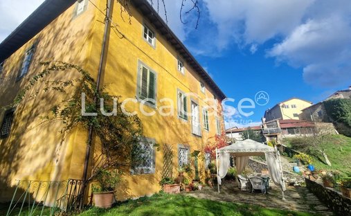 Villa in Borgo a Mozzano, Tuscany, Italy 1