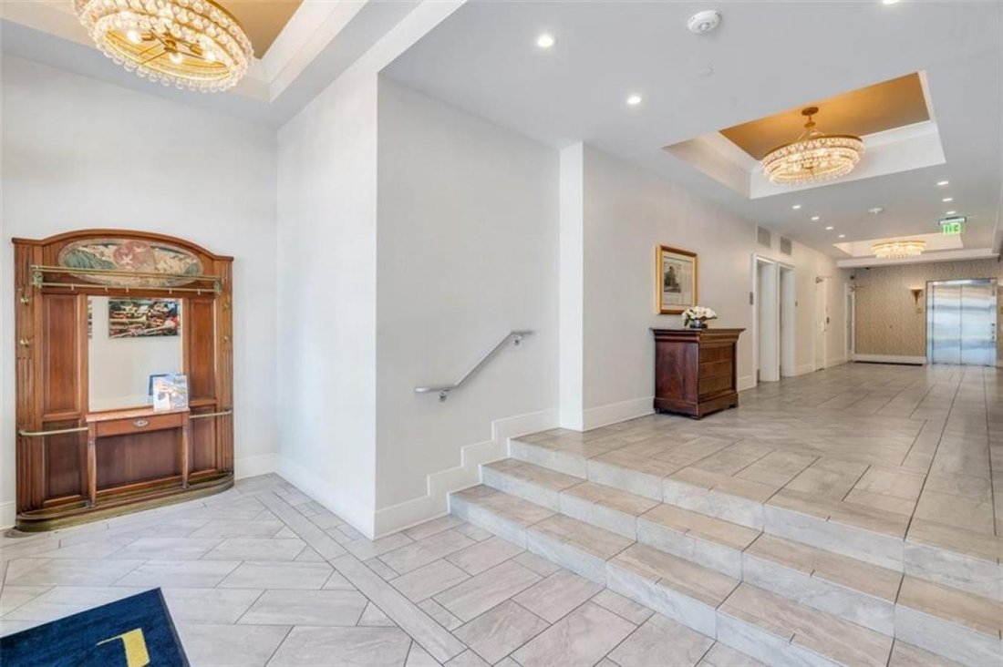 Condo in New Orleans, Louisiana, United States 2 - 16705733