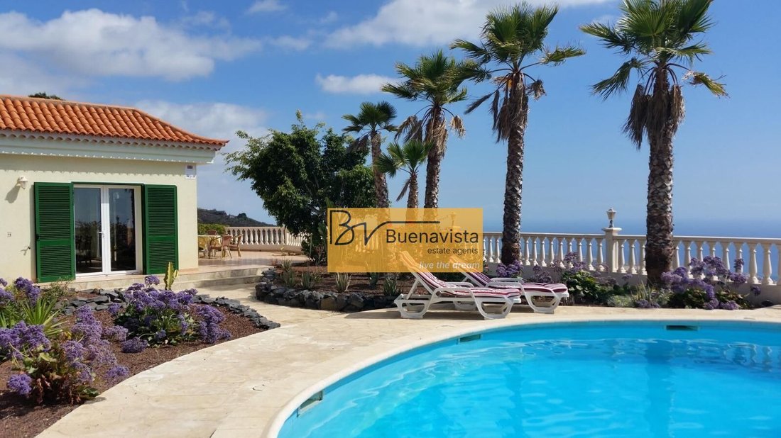 Villa in Guia de Isora, Canary Islands, Spain 1 - 16705541