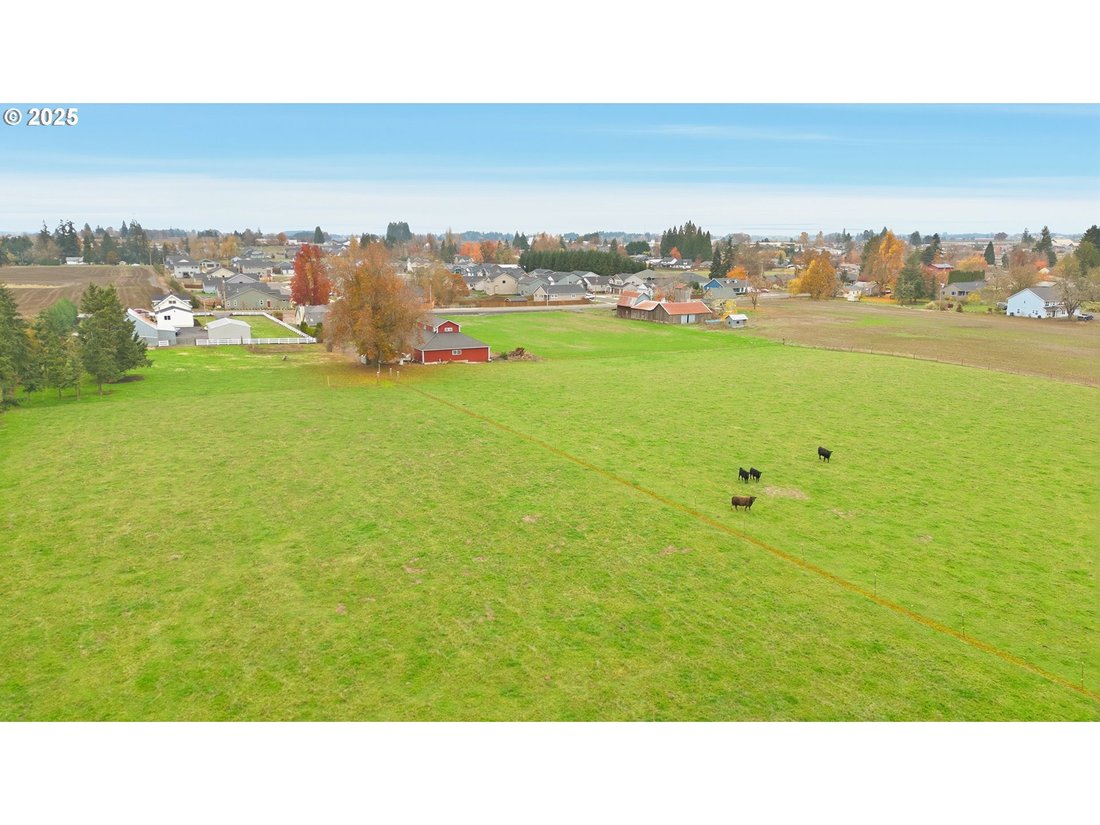 Farm Ranch in Mount Angel, Oregon, United States 1 - 16705847