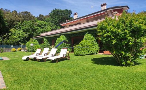 Villa in Center, Sarzana, Liguria 1