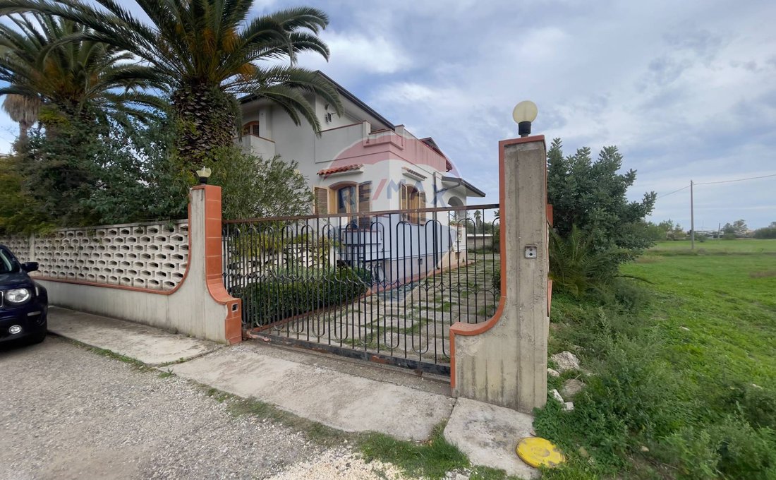 Villa in Ginosa, Apulia, Italy 2 - 16708841