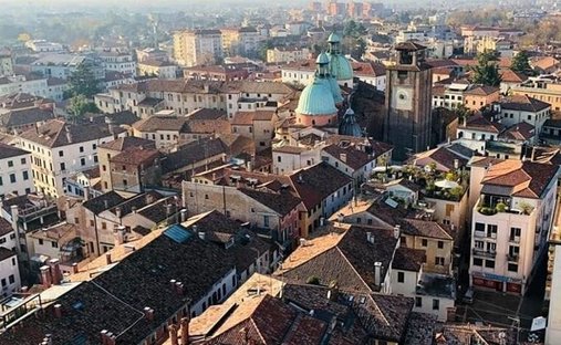 Apartment in Cathedral - Piazza dei Signori, Treviso, Italy 1