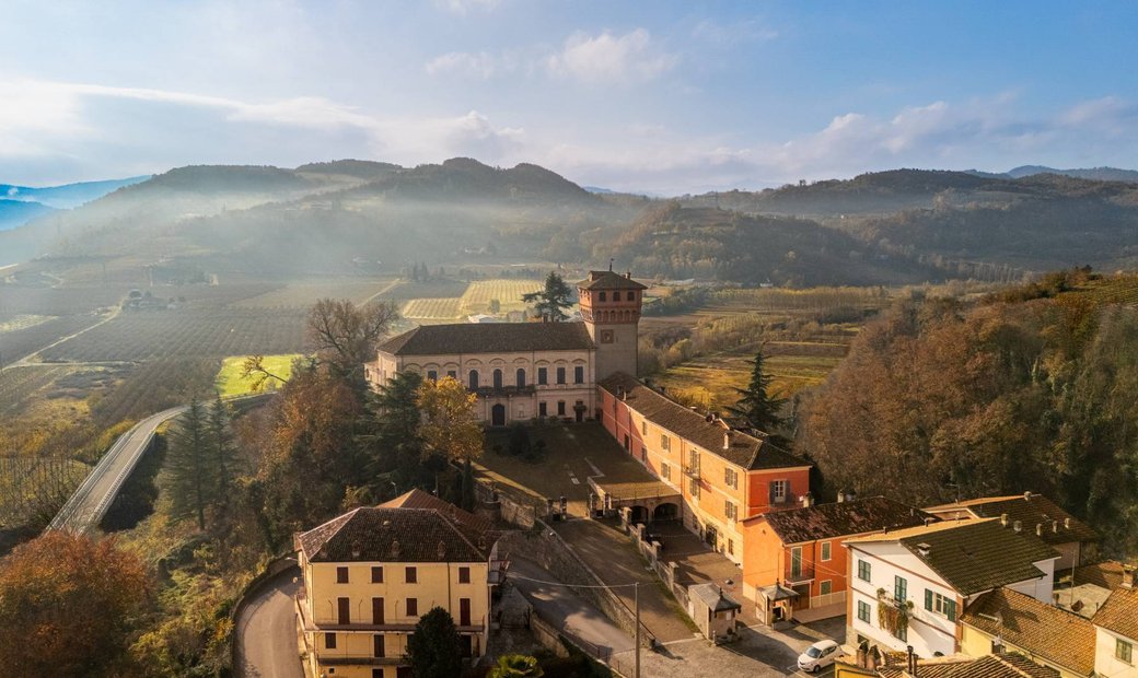 Castle for Sale in Bubbio, Piedmont, Italy