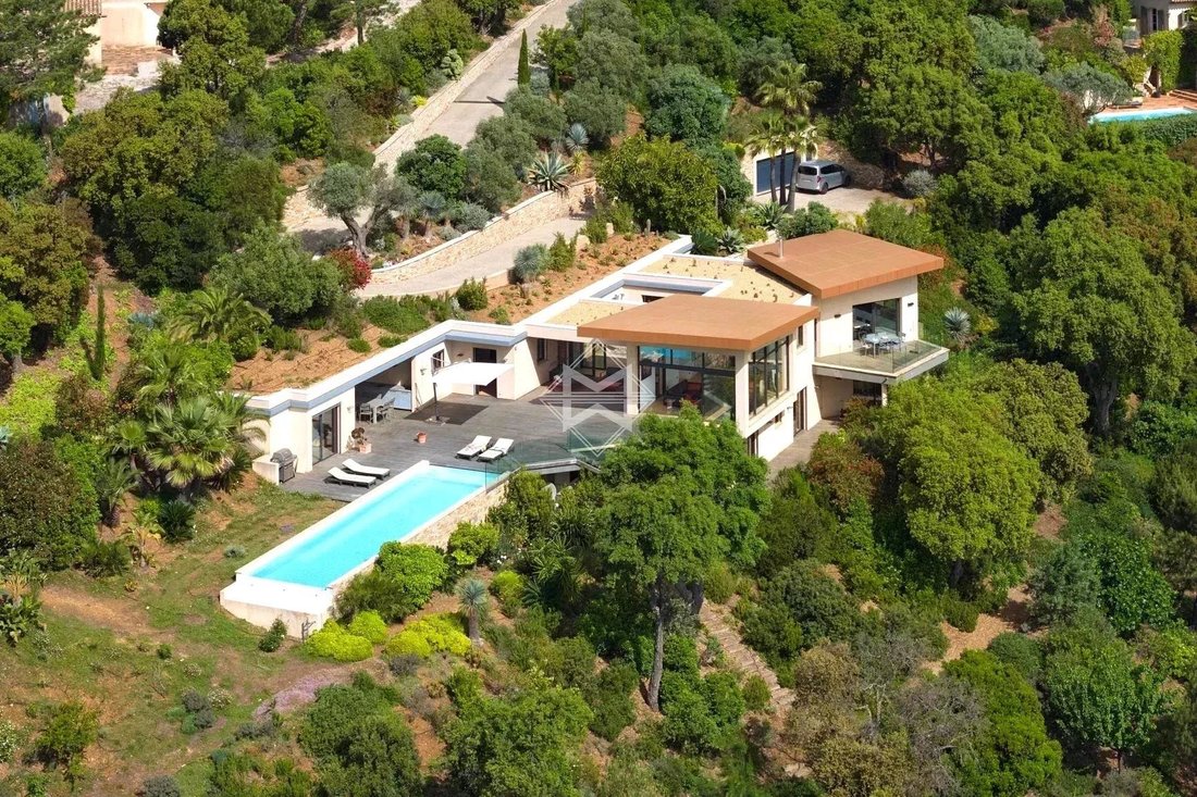 Villa à La Croix-Valmer, Provence-Alpes-Côte d'Azur, France 2 - 15509566