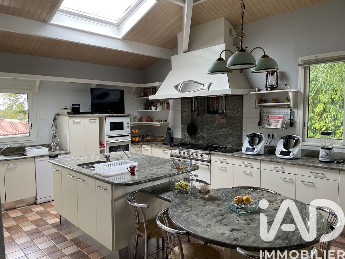 House in Saint-Germain-de-Lusignan, Nouvelle-Aquitaine, France 5 - 16708034
