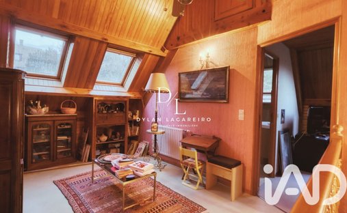 Castle for Sale in Saint-Leu-la-Forêt, Île-de-France, France