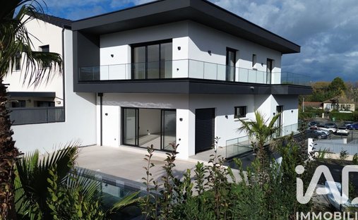 House in Les Blaches-Les Champs, Montelimar, France 1