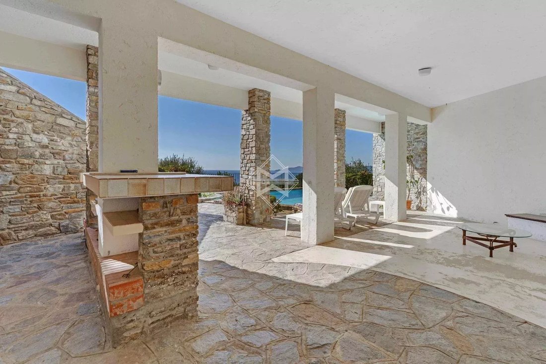 Villa in Le Lavandou, Provence-Alpes-Côte d'Azur, France 5 - 16409896