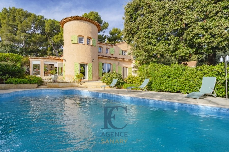 House in Sanary-sur-Mer, Provence-Alpes-Côte d'Azur, France 1 - 16708436
