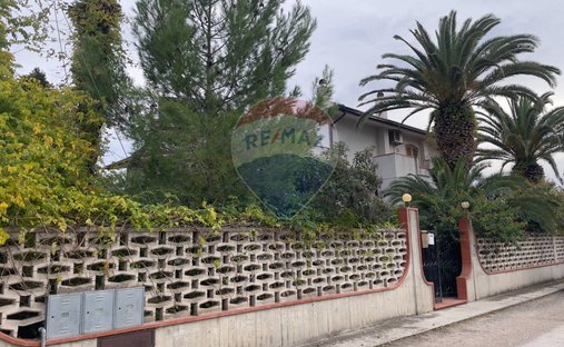 Villa in Ginosa, Apulien, Italien 1