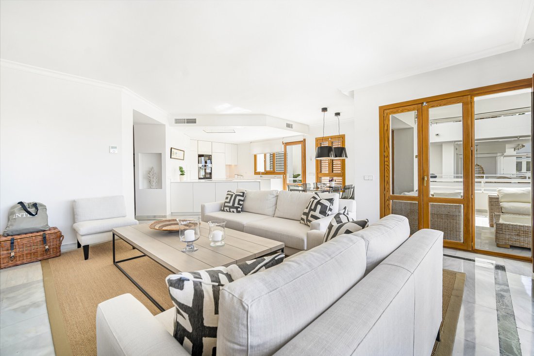 Apartamento en Nueva Andalucía, Marbella, España 3 - 16705477