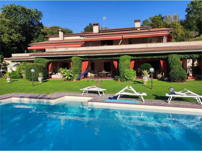 Villa in Center, Sarzana, Liguria 2 - 16708247