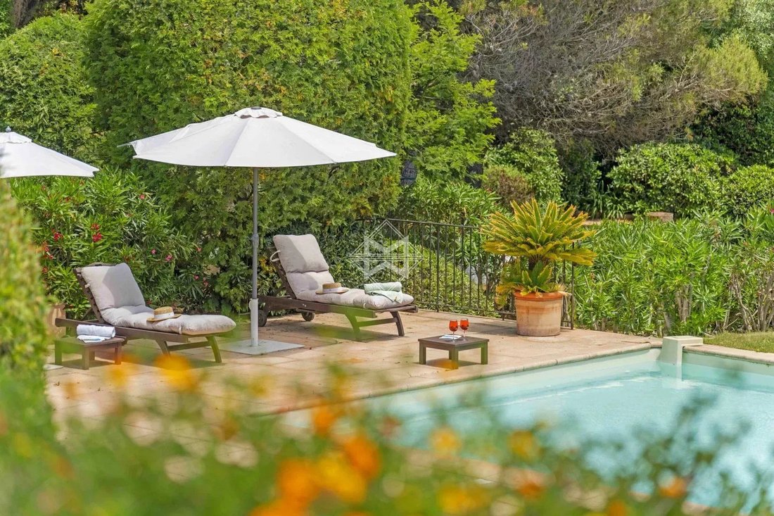 Villa in La Croix-Valmer, Provence-Alpes-Côte d'Azur, France 5 - 15730583