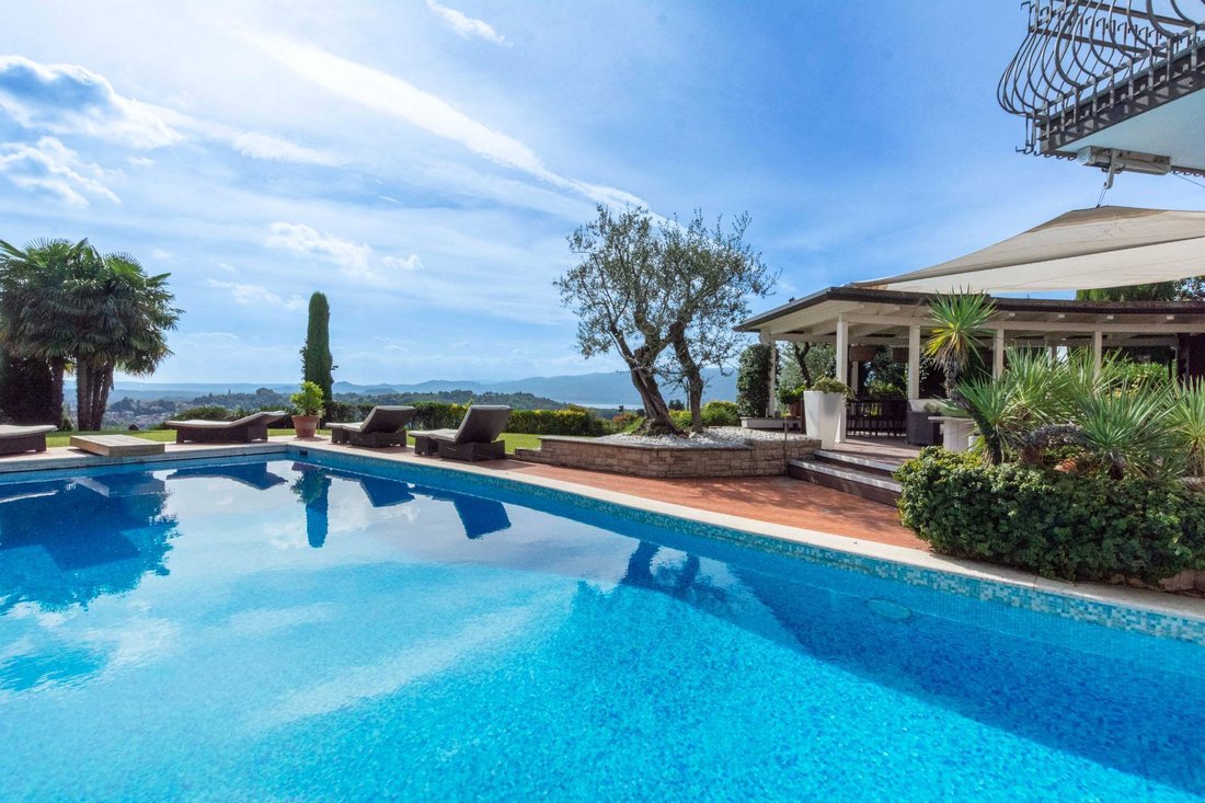 Villa in Besozzo, Lombardy, Italy 1 - 16251285