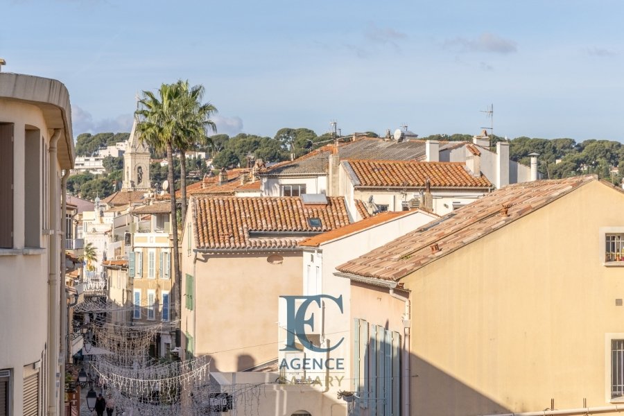 Wohnung in Sanary-sur-Mer, Provence-Alpes-Côte d'Azur, Frankreich 1 - 16708416