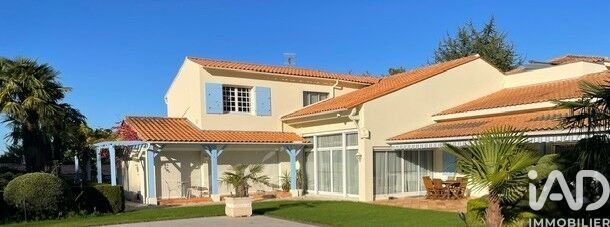 House in Saint-Germain-de-Lusignan, Nouvelle-Aquitaine, France 2 - 16708034