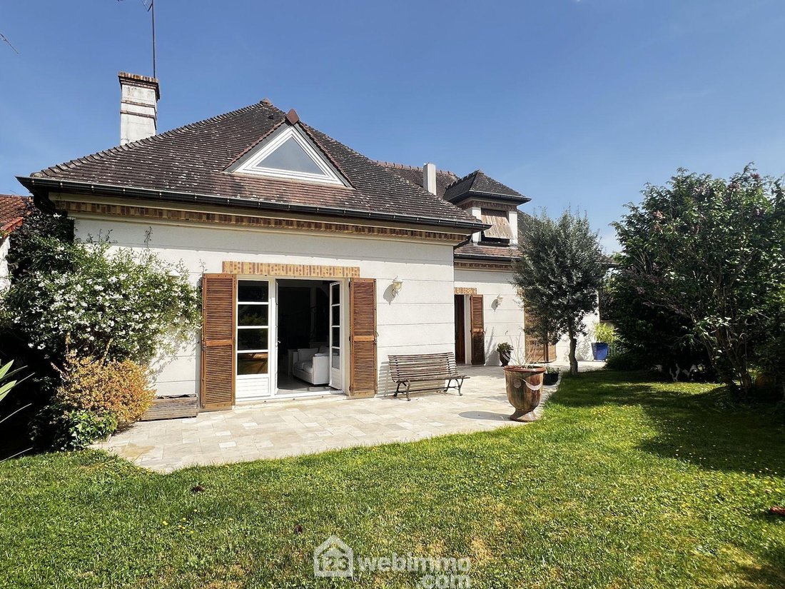 House in Les Savats, Thiais, France 2 - 16707658