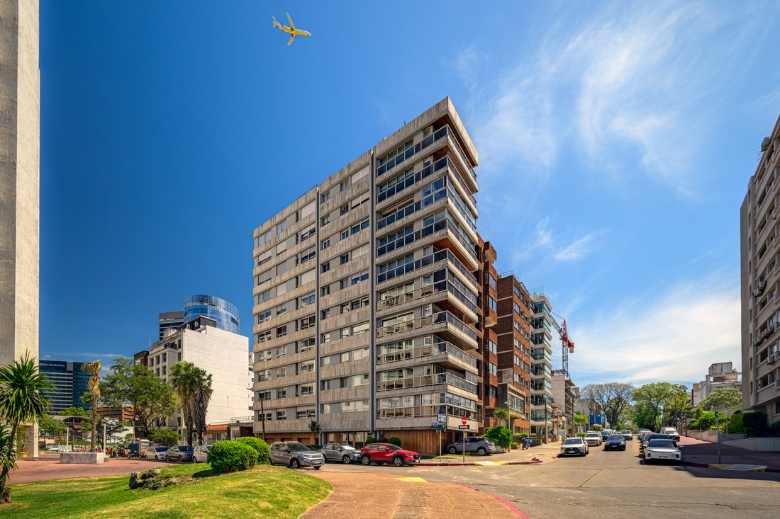 House in Montevideo, Departamento de Montevideo, Uruguay 1 - 16707923