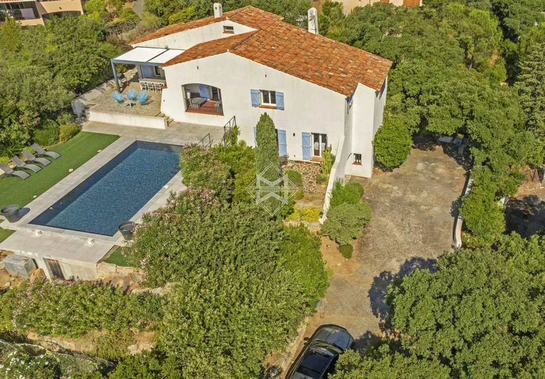 Villa in Nord, Cavalaire-sur-Mer, France 5 - 16049637